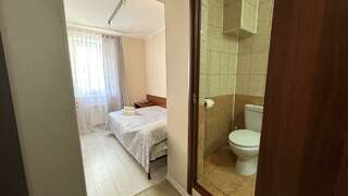 Гостиница Комфорт Уфа Номер стандарт плюс с 1 двуспальной кроватью-7